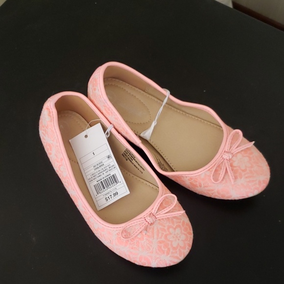 Shoes - Picture 1 of 3